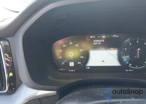 2018 Volvo Xc60 T5 Momentum z USA, uszkodzony, nr VIN LYV102RK8JB083699